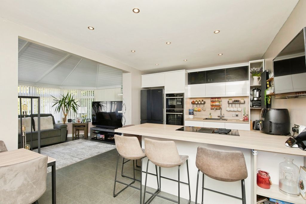 Property photo 3 of 20 Pbox-Img.Jpg