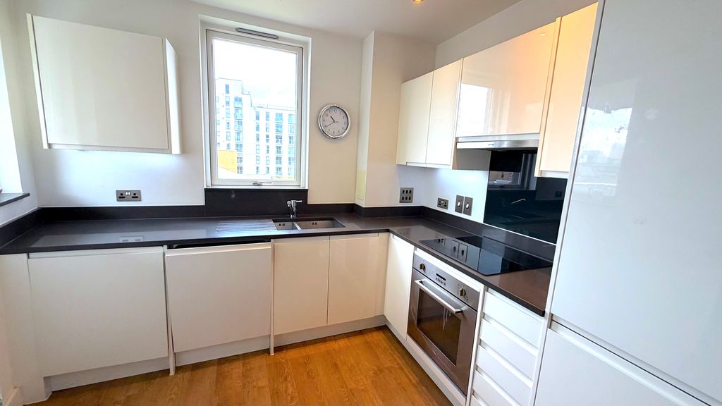 Property photo 2 of 8 Kitchen