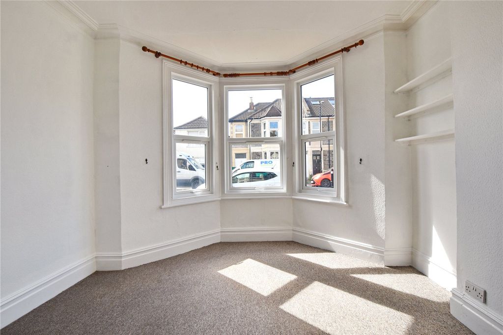 Property photo 3 of 13 Picture No. 15