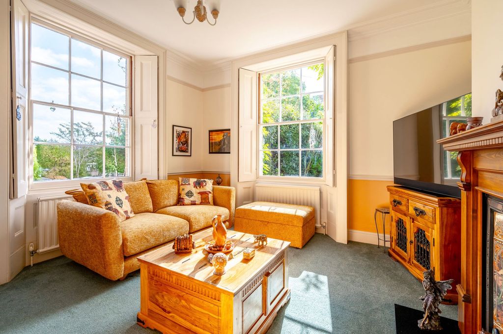 Property photo 3 of 29