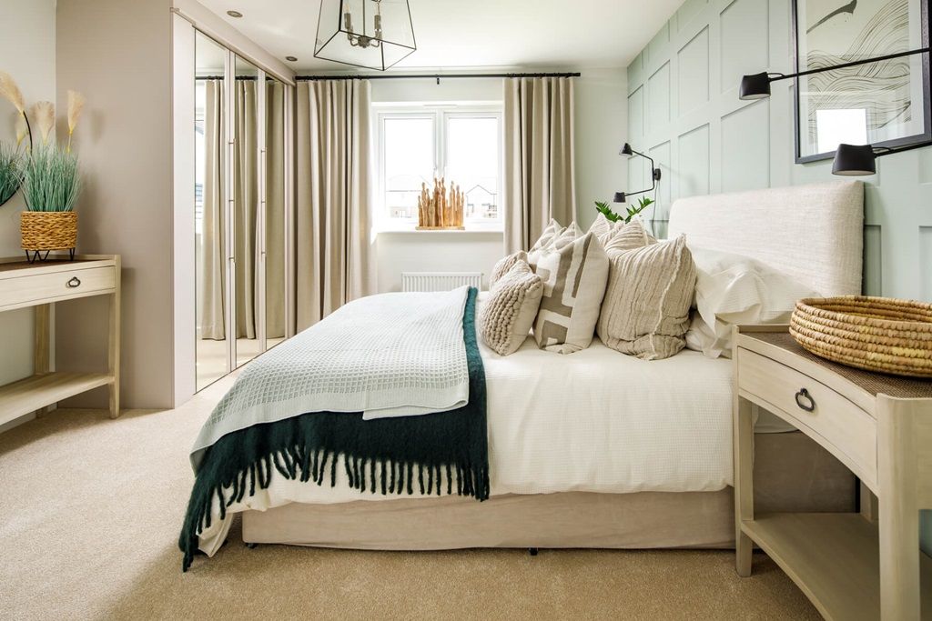 Property photo 1 of 11 Large Double Bedroom With Space For Wardrobes