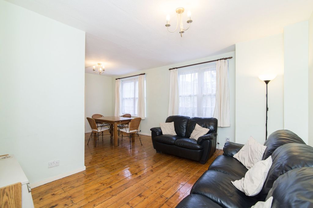 Property photo 3 of 6