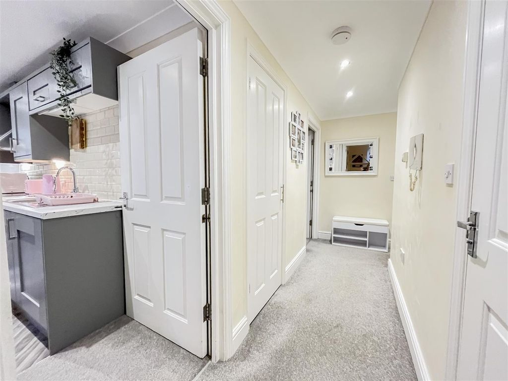 Additional image 8 of 2 bed flat for saleStation Road, Heathfield TN21