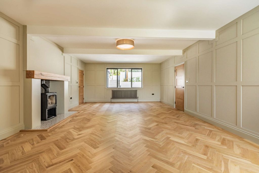 Property photo 2 of 28 Drawing Room