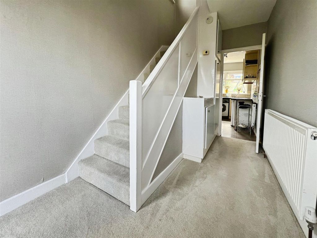 Property photo 2 of 24 Entrance Hall