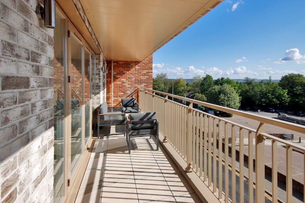 Property photo 3 of 7 3 Bed Show Home