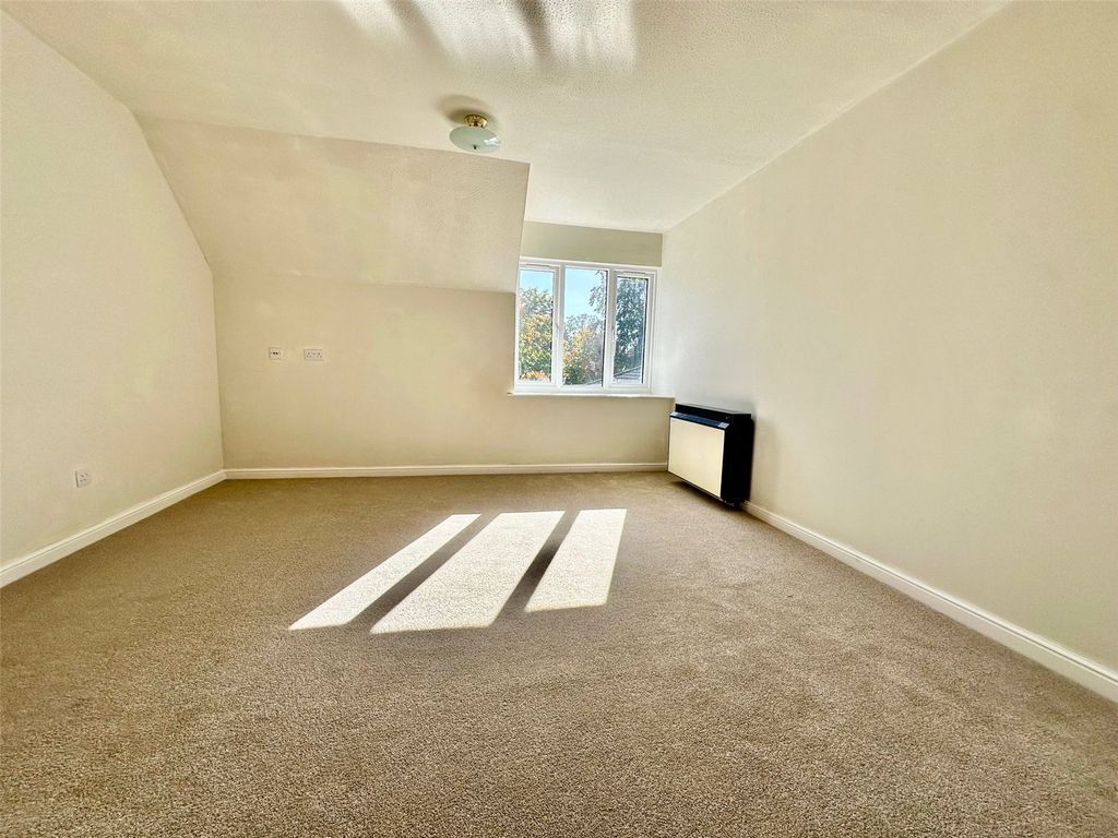 Property photo 3 of 10 Picture No. 02