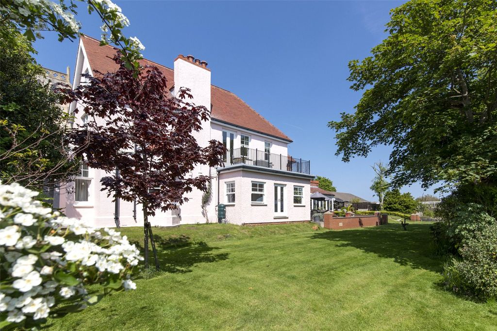 Property photo 1 of 58 Picture No. 77