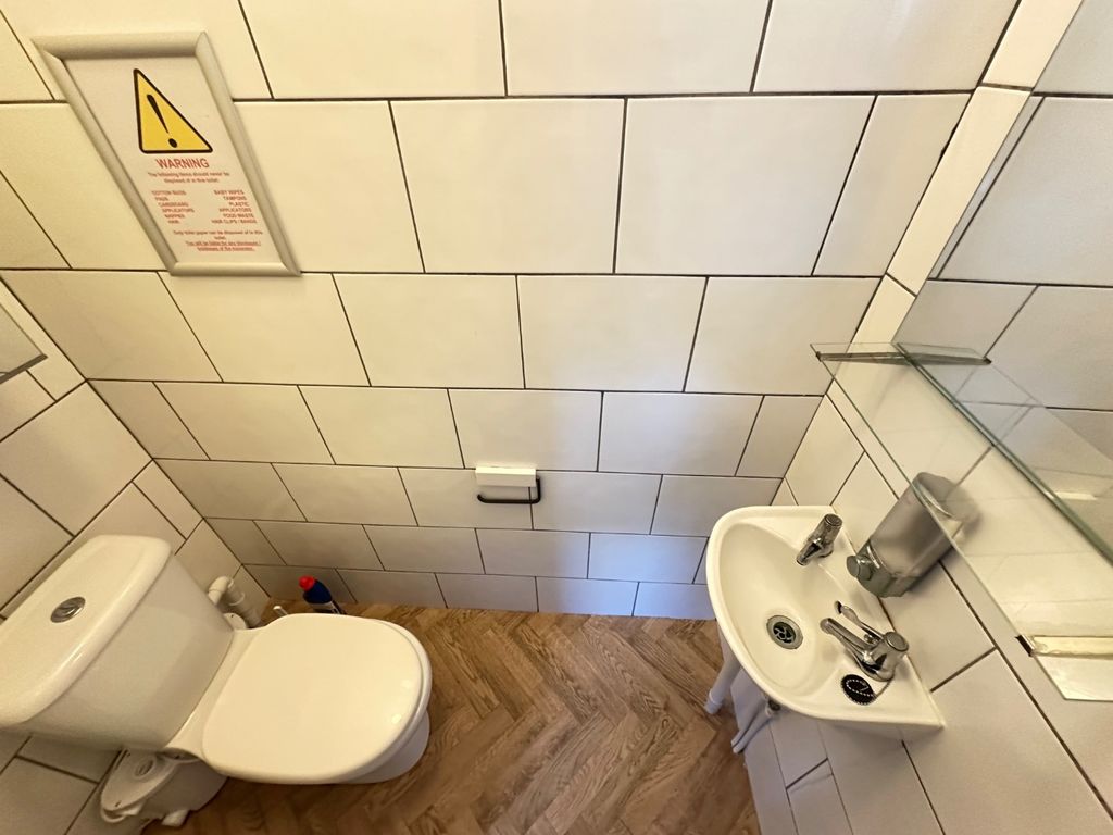 Property photo 2 of 7 4640341