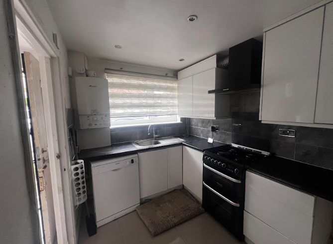 Property photo 3 of 5