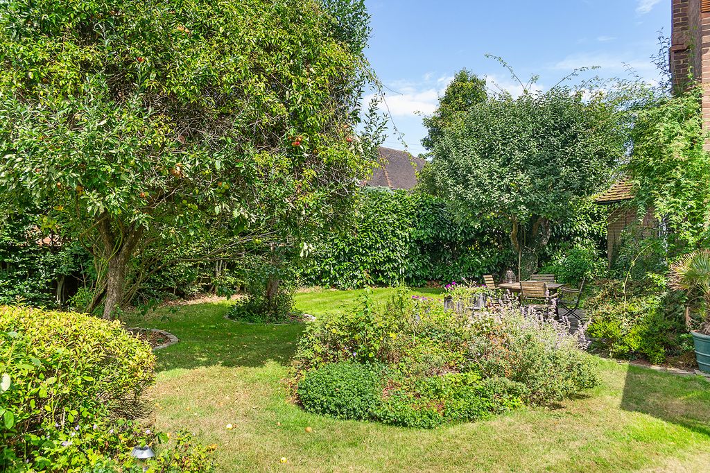 Property photo 2 of 11
