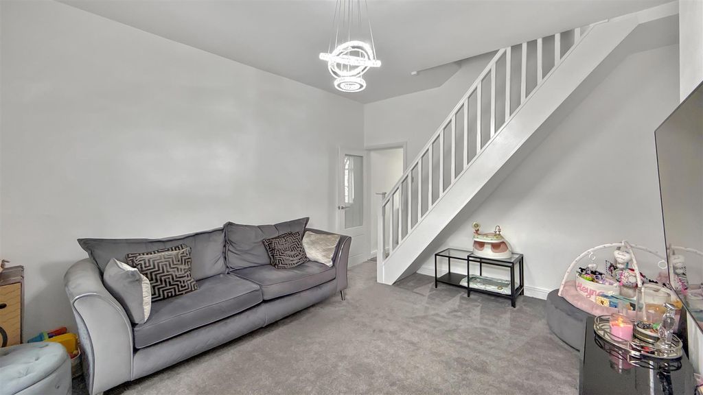 Property photo 2 of 12 cd22Dd68E03564425B9E49d91A7F3593081B78d7.Jpg