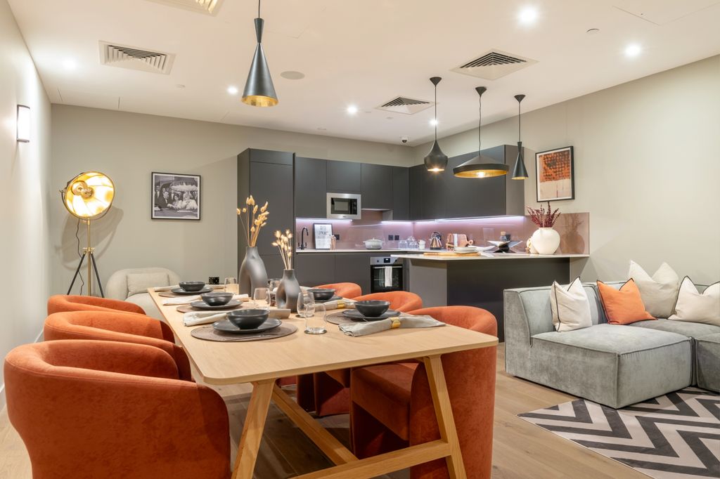 Property photo 3 of 32 Ryland Bookable Suite