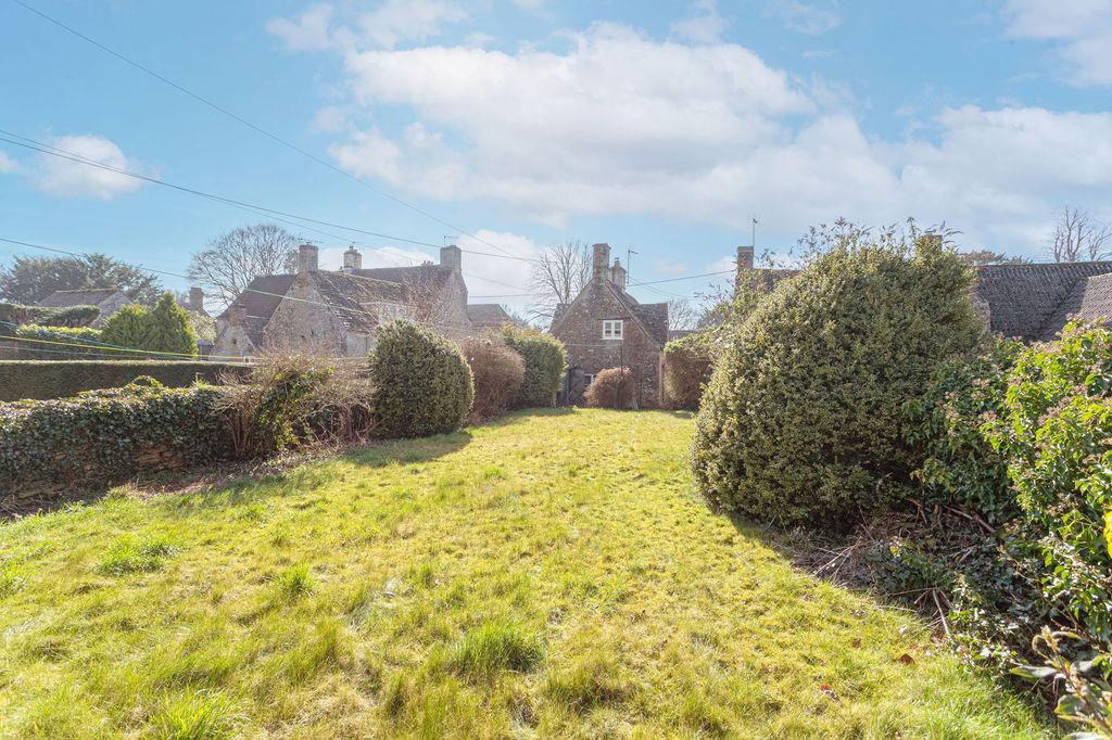 Property photo 2 of 13
