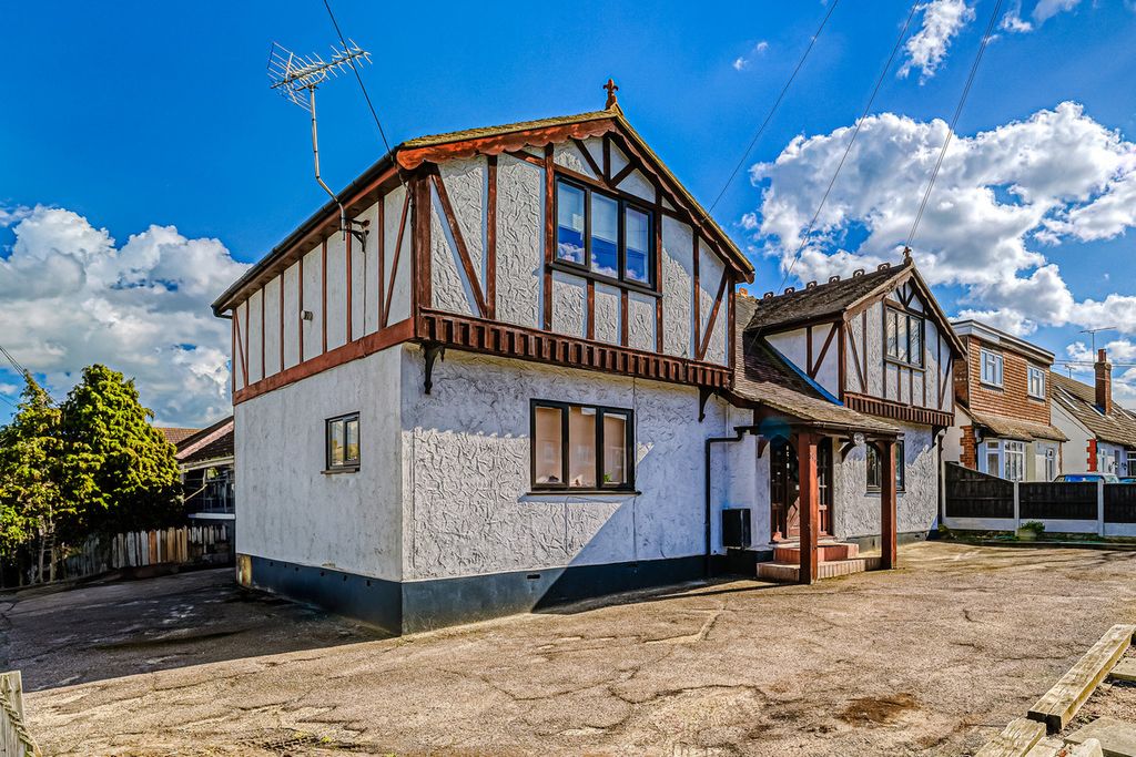 Property photo 2 of 12