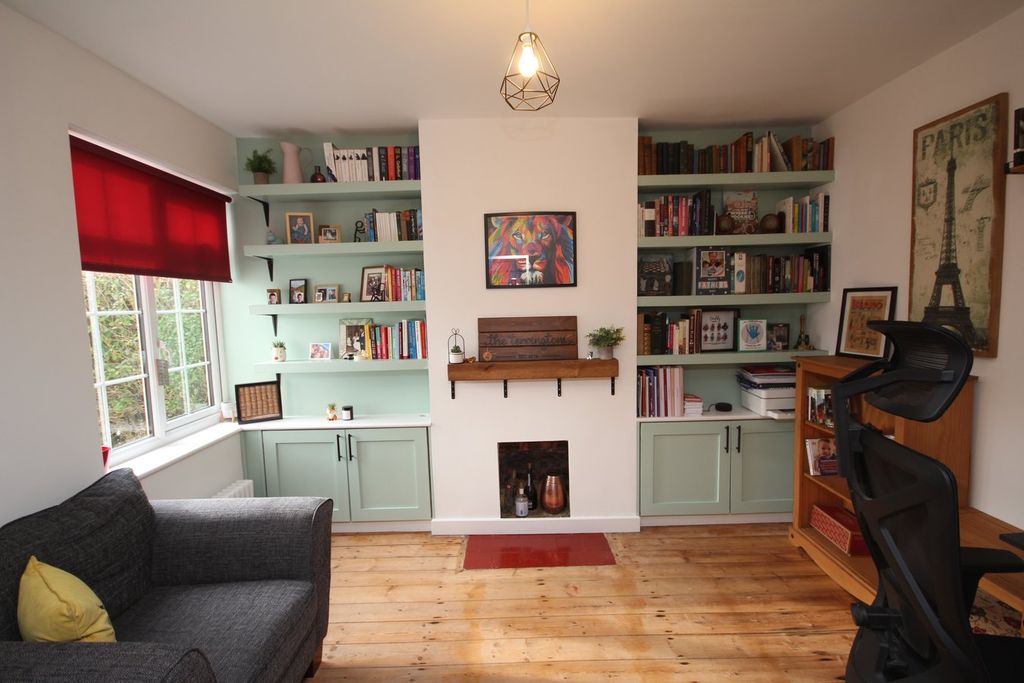 Property photo 3 of 19