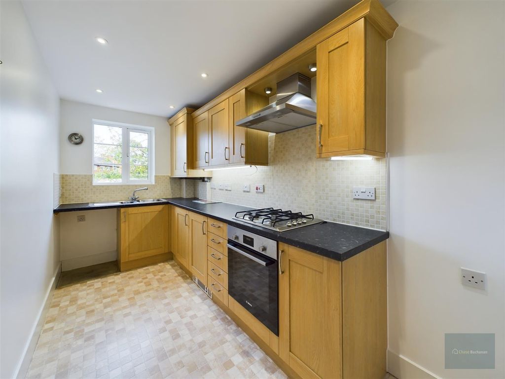 Property photo 3 of 9 Cam02563G0-Pr0048-St
