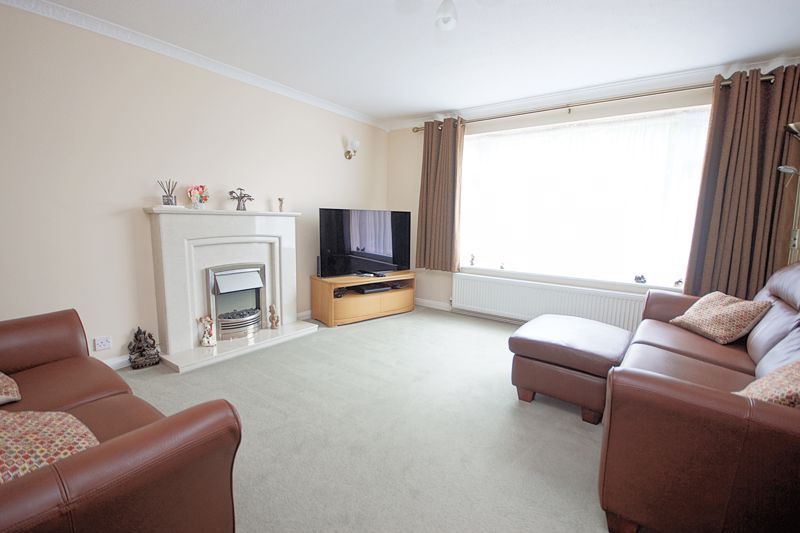 Property photo 2 of 18 Lounge