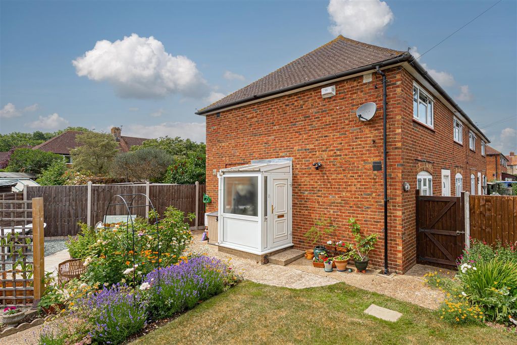 Property photo 1 of 15 Parkhurst