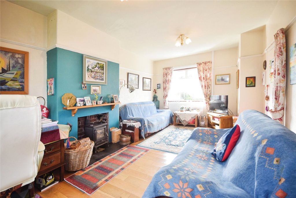 Property photo 2 of 28 Picture No. 34