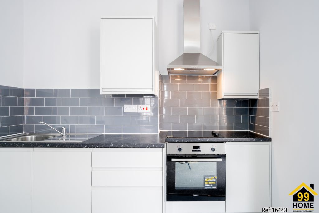 Property photo 1 of 8 Photo 0