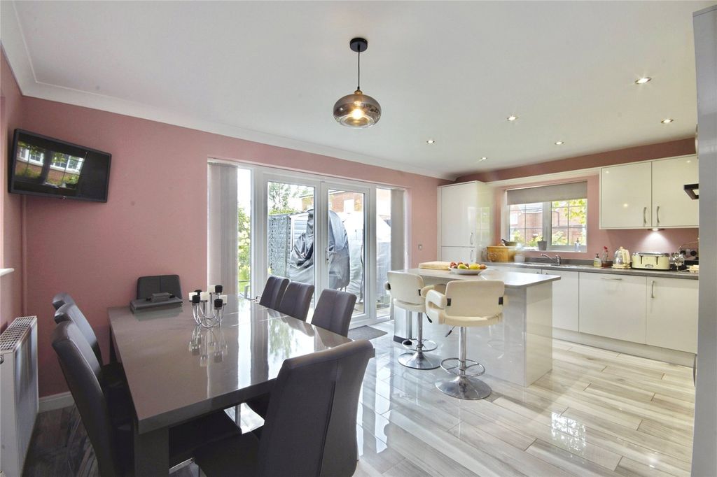 Property photo 3 of 17 Picture No. 40