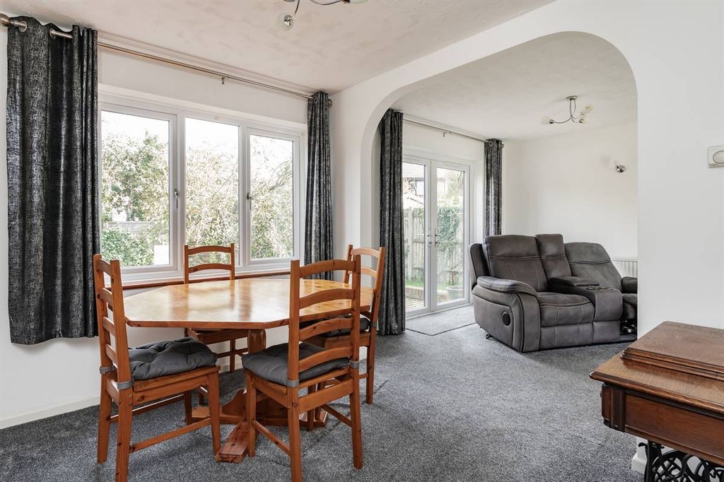 Property photo 3 of 23