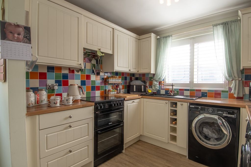 Property photo 3 of 16