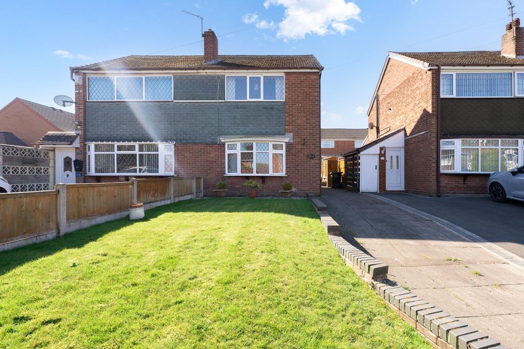 Property photo 1 of 13 Rainham Close-15.Jpg