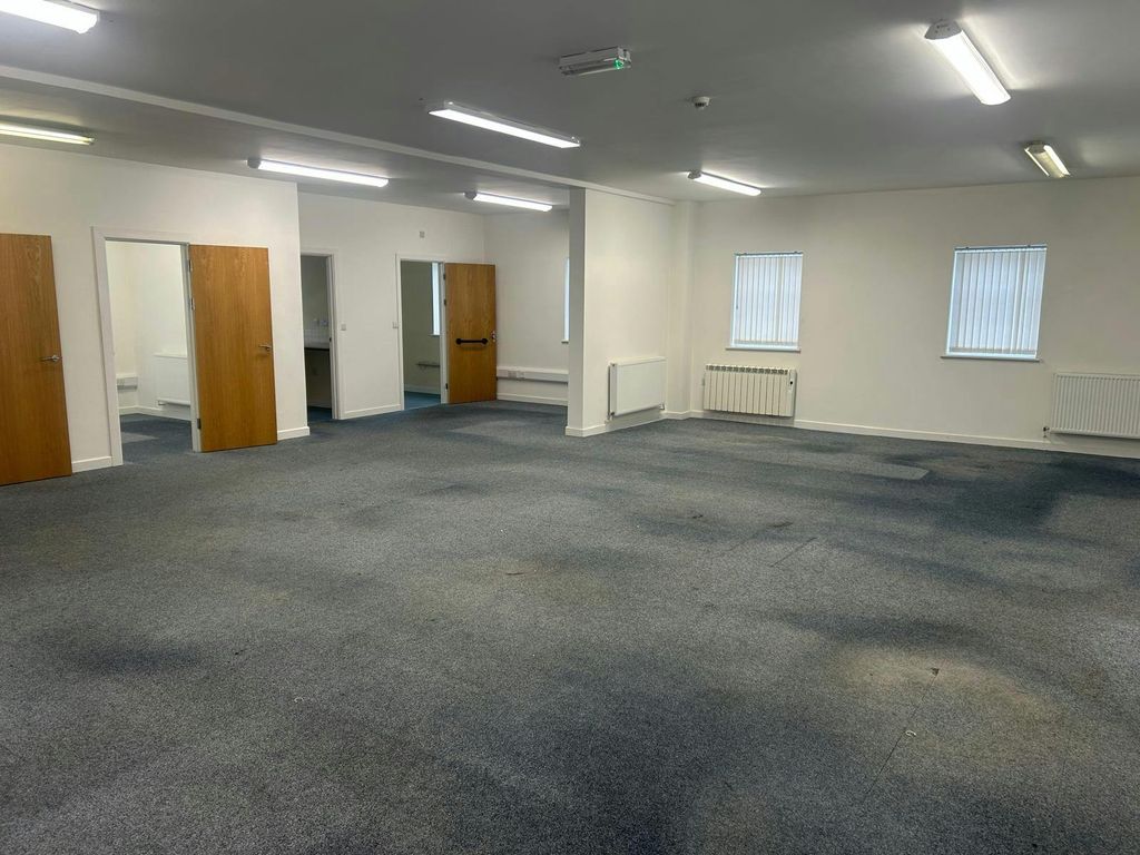 Property photo 2 of 9 7964B7B2-3B59-4Fab-9c46-68c6861Dd43B.Jpg