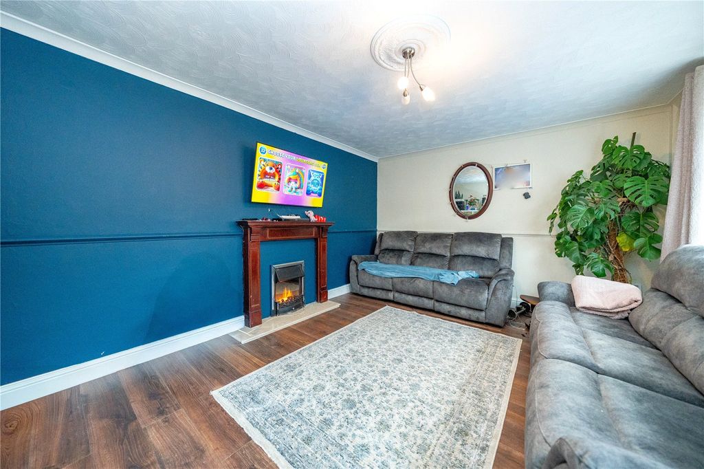 Property photo 2 of 9 Lounge