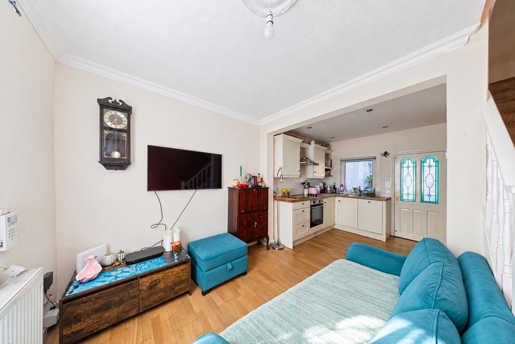 Property photo 3 of 16