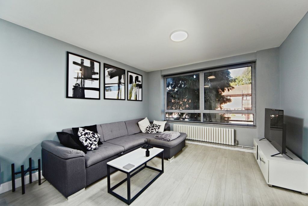 Property photo 3 of 11 Photo