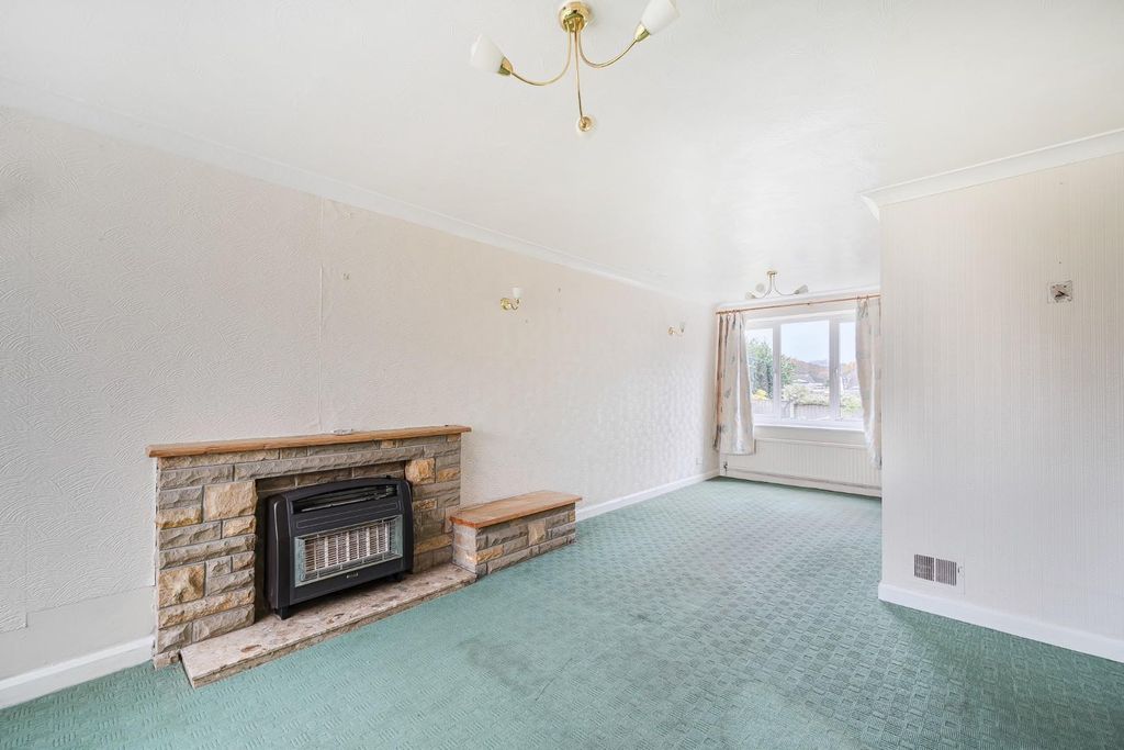 Property photo 2 of 12 Lounge 2.Jpg