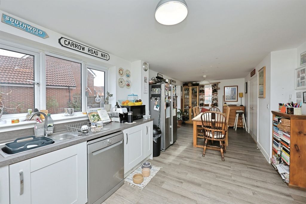 Property photo 3 of 26