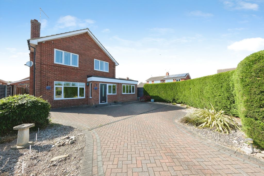 Property photo 2 of 16