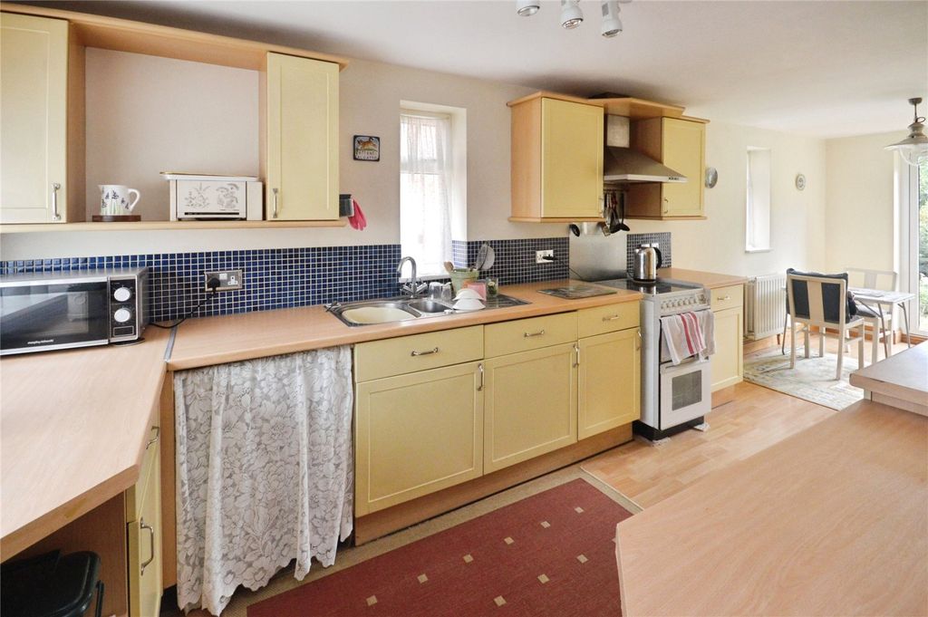 Property photo 3 of 17 Picture No. 12