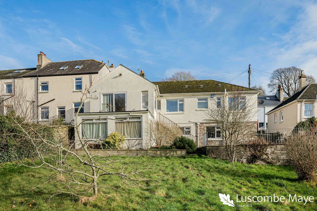 Property photo 1 of 19