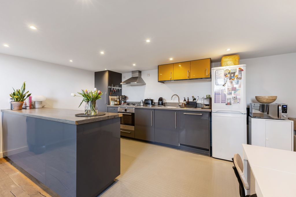 Property photo 3 of 5 Picture No. 04