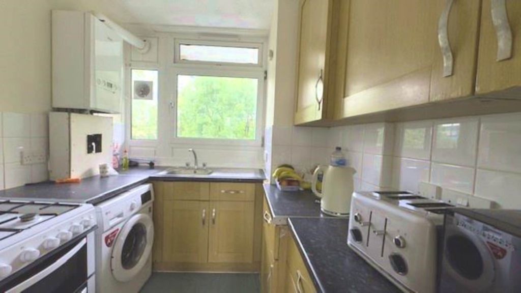 Property photo 1 of 5
