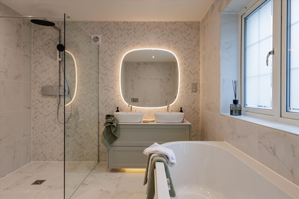 Property photo 3 of 22 Image