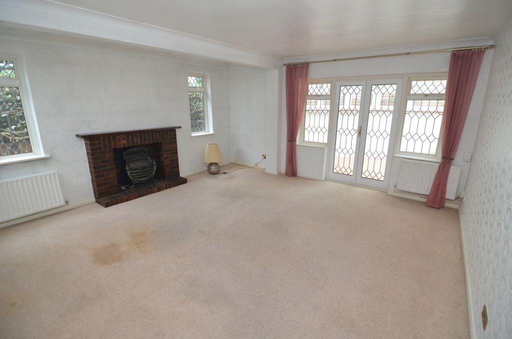 Property photo 2 of 25