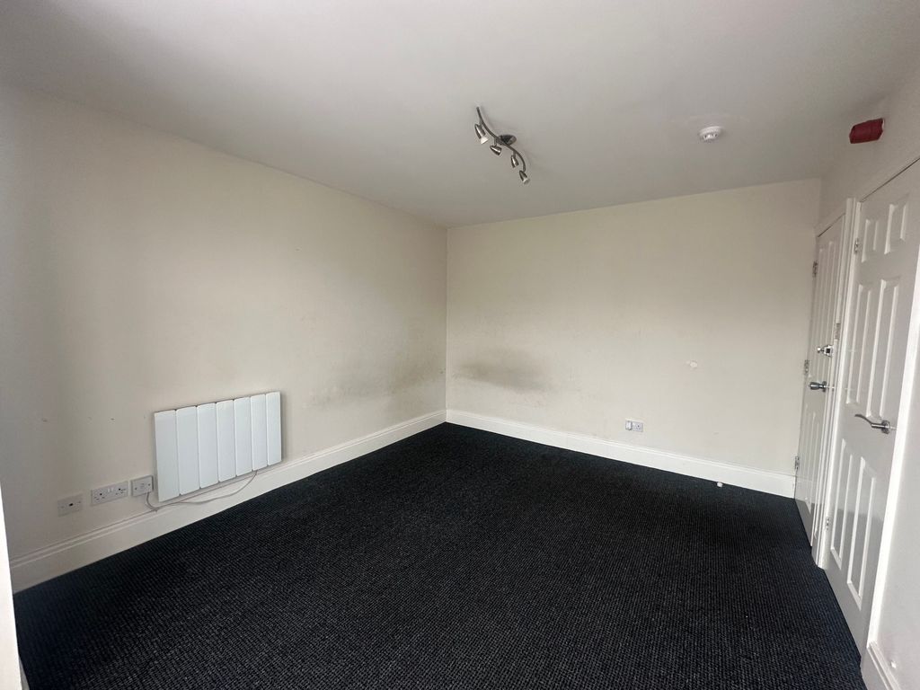 Property photo 3 of 4