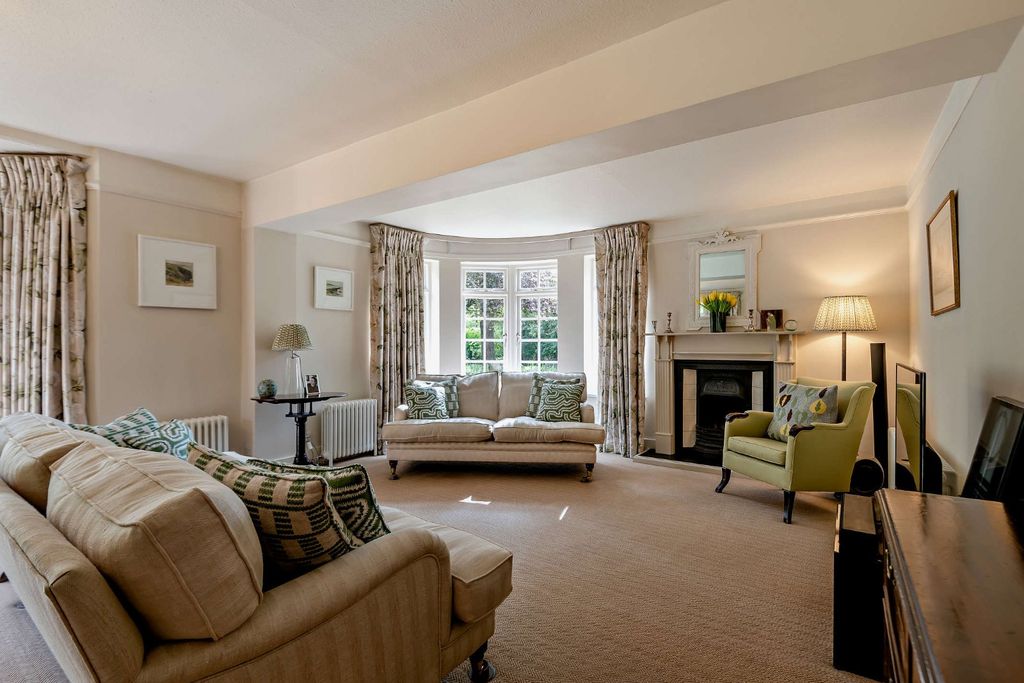 Property photo 3 of 17 Picture 3