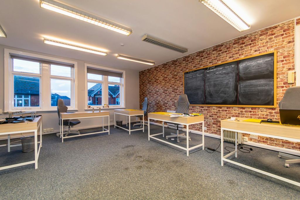 Property photo 3 of 6 8.Jpg