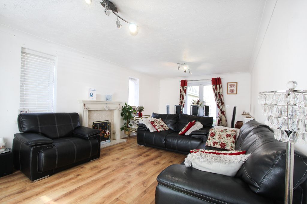 Additional image 4 of 5 bed detached house for saleNorfolk Place, Grays RM16