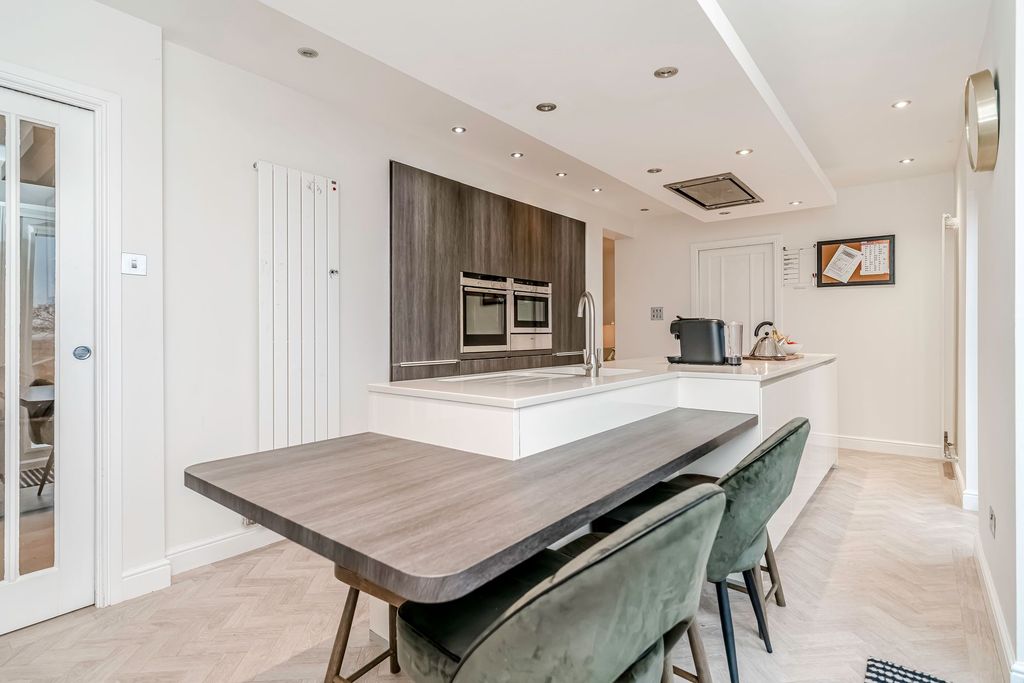 Property photo 2 of 49