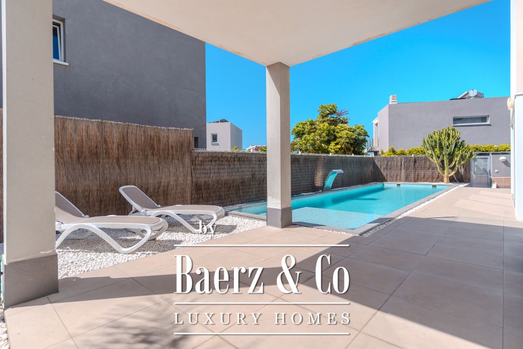 Property photo 2 of 45