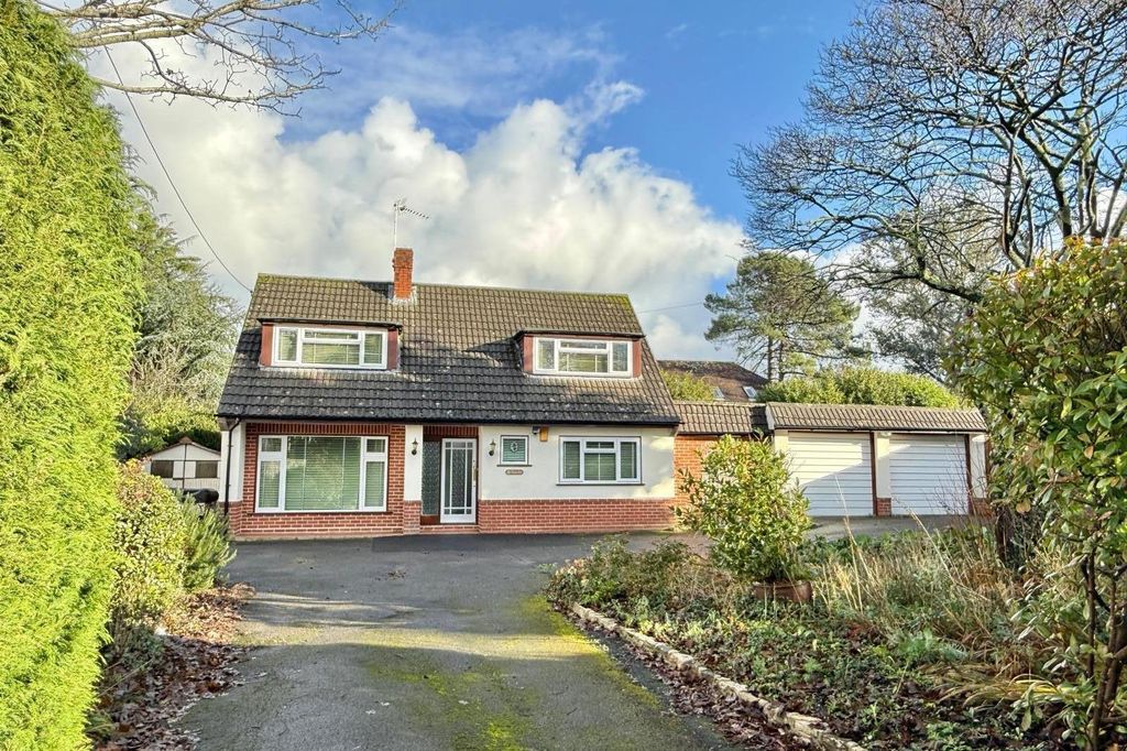 Property photo 1 of 16 4 Bed Detached Chalet Home