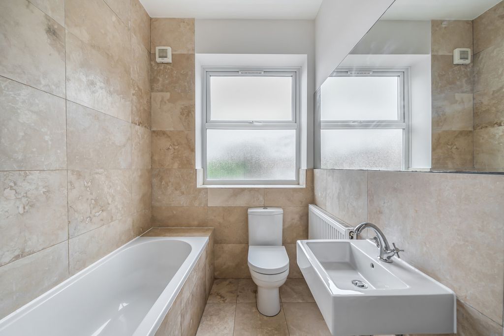 Property photo 3 of 14 Bathroom